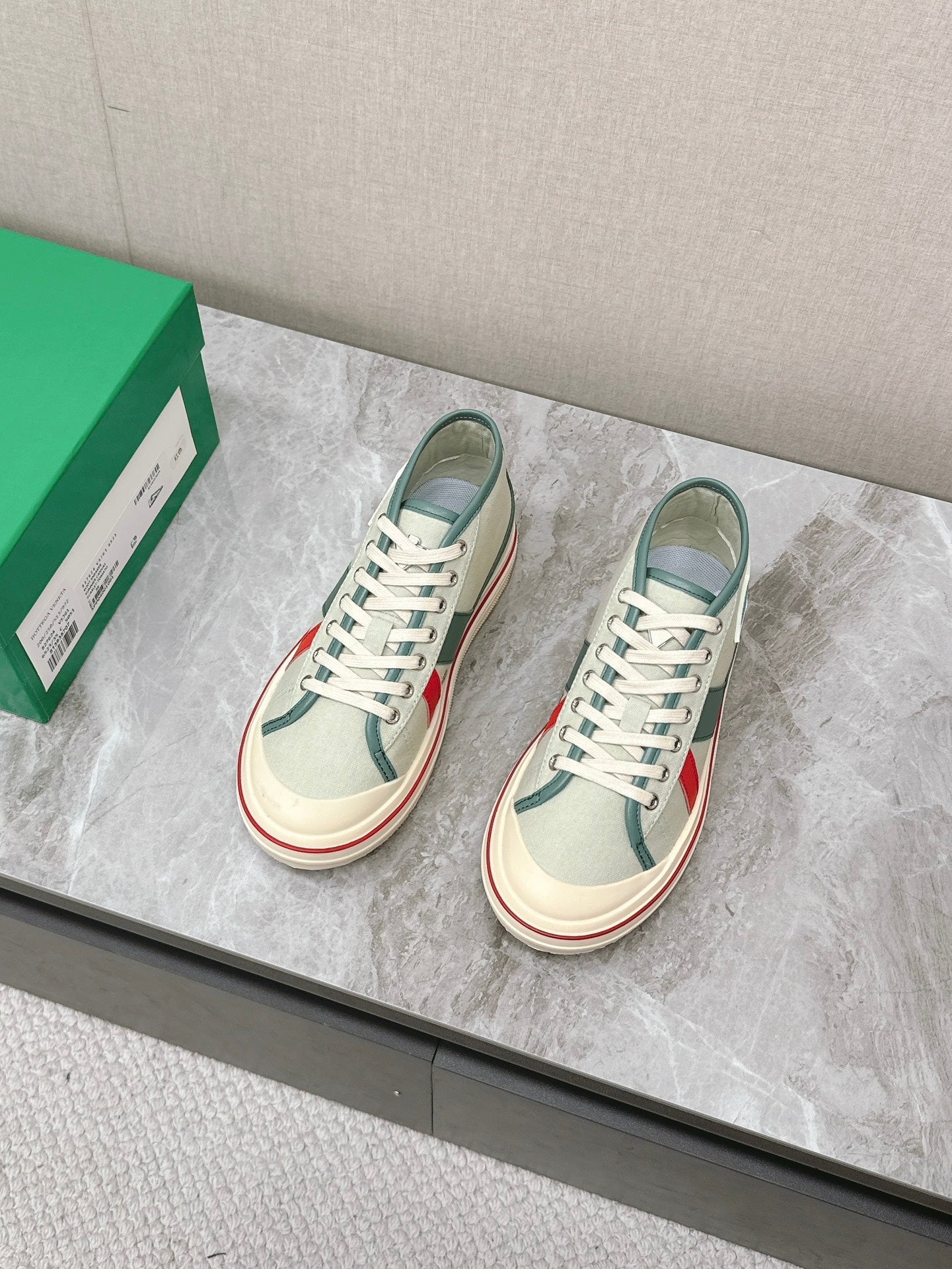 ELIOT SNEAKER IN GREEN PASTEL CANVAS AND CALFSKIN