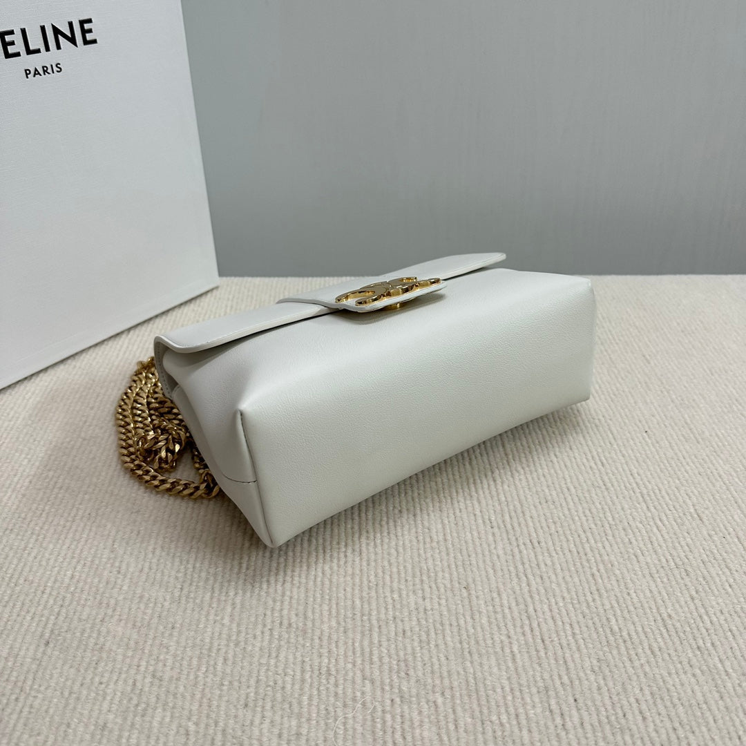 MEDIUM VICTOIRE BAG 25 IN WHITE SUPPLE CALFSKIN GOLD HARDWARE