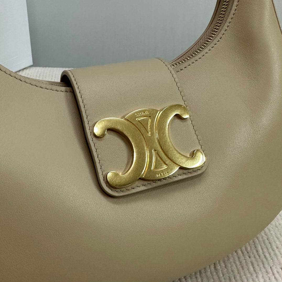 MEDIUM AVA BAG 23 IN DOMINO SMOOTH CALFSKIN GOLD LOGO