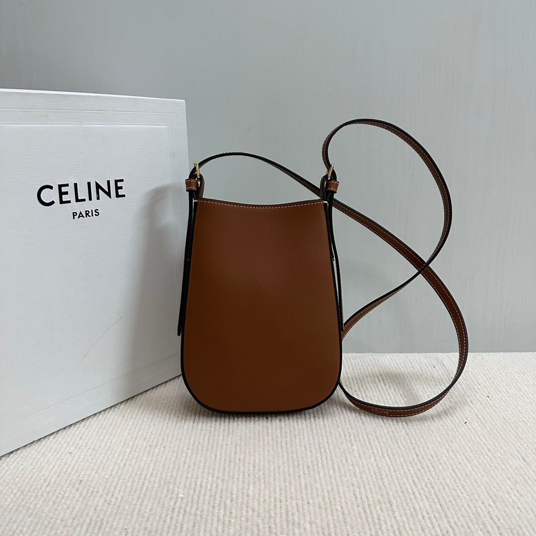 PHONE POUCH HELOISE 19 IN IRISH COFFEE SUPPLE CALFSKIN