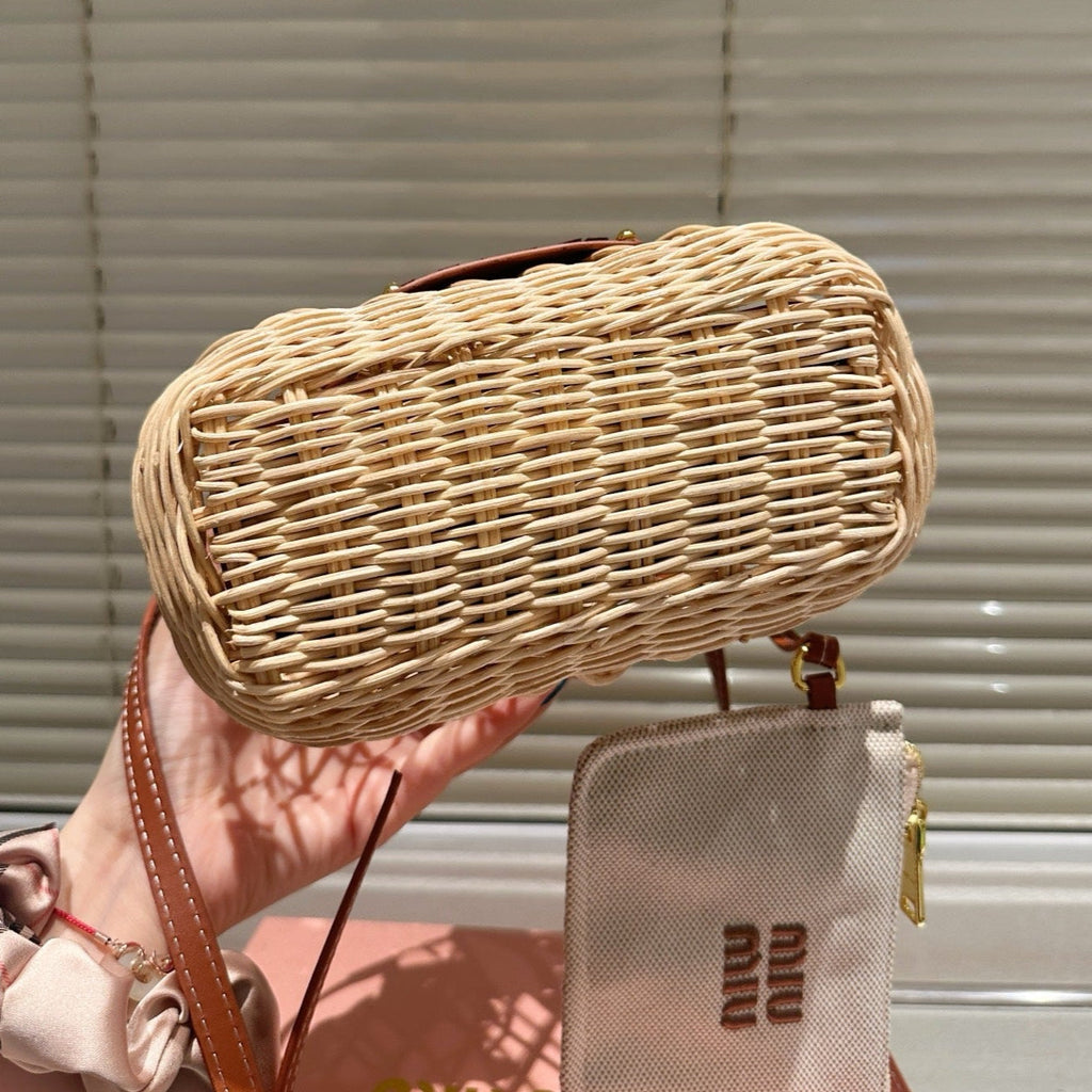 WOVEN HOLLOW BAG 18 IN BEIGE RATTAN AND BROWN CALFSKIN TRIM