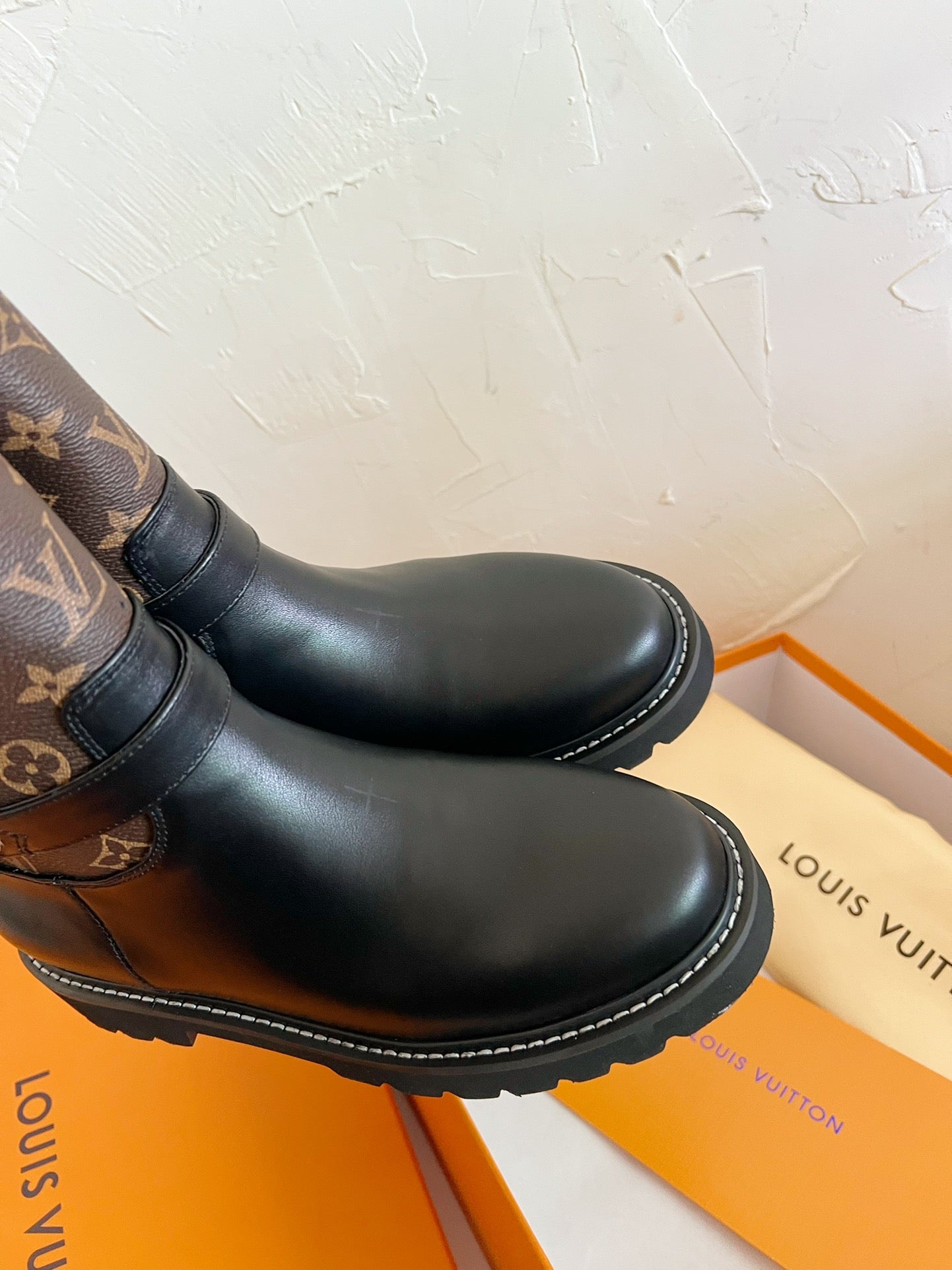 TERRITORY FLAT ANKLE BOOT IN BLACK MIX CHOCOLATE BROWN MONOGRAM CALFSKIN