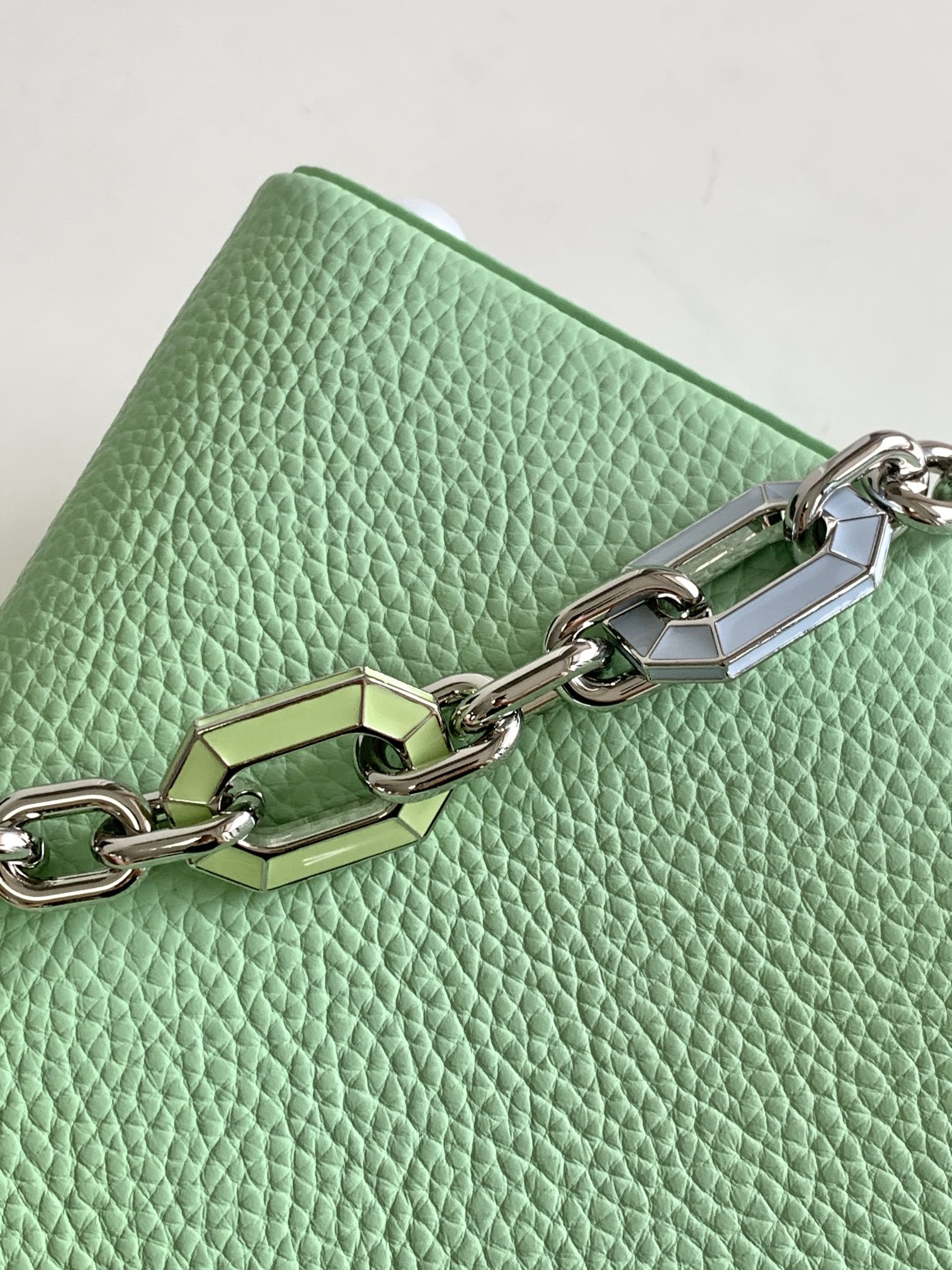 CAPUCINES BB 27 IN LIGHT GREEN TAURILLON SILVER HARDWARE