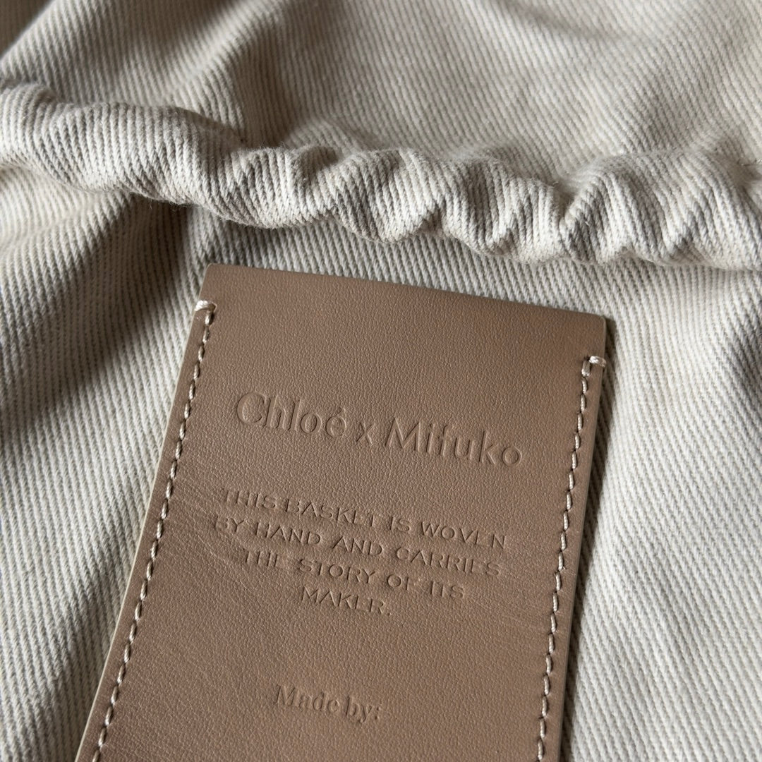 SMALL WOODY BASKET 17 IN NATURAL FIBERS BLUSHY BEIGE WEBBING BROWN CALFSKIN