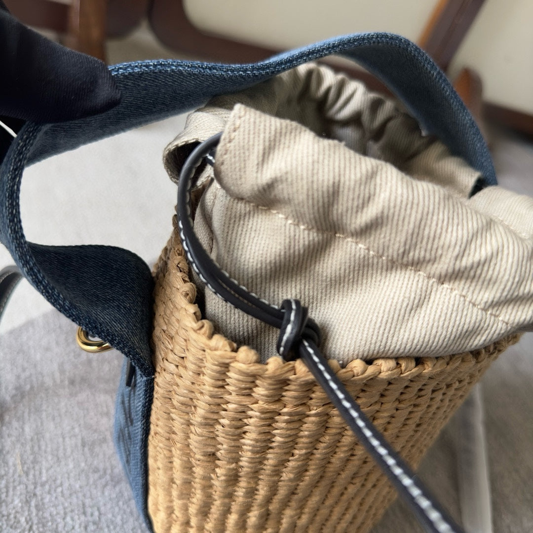 SMALL WOODY BASKET 17 IN NATURAL FIBERS BLUE DENIM BLACK CALFSKIN