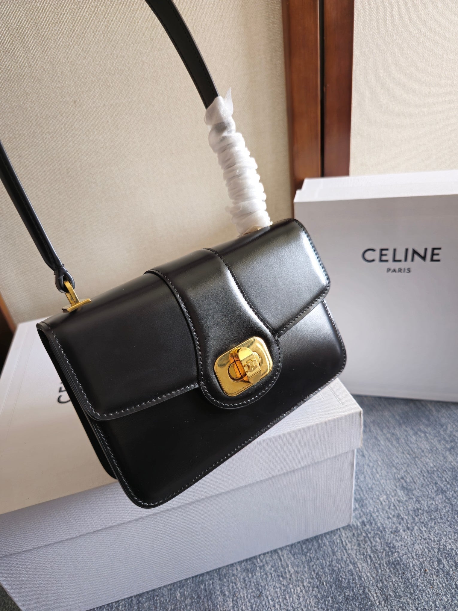 JOSEPHINE BAG 18.5 IN BLACK PATENT CALFSKIN