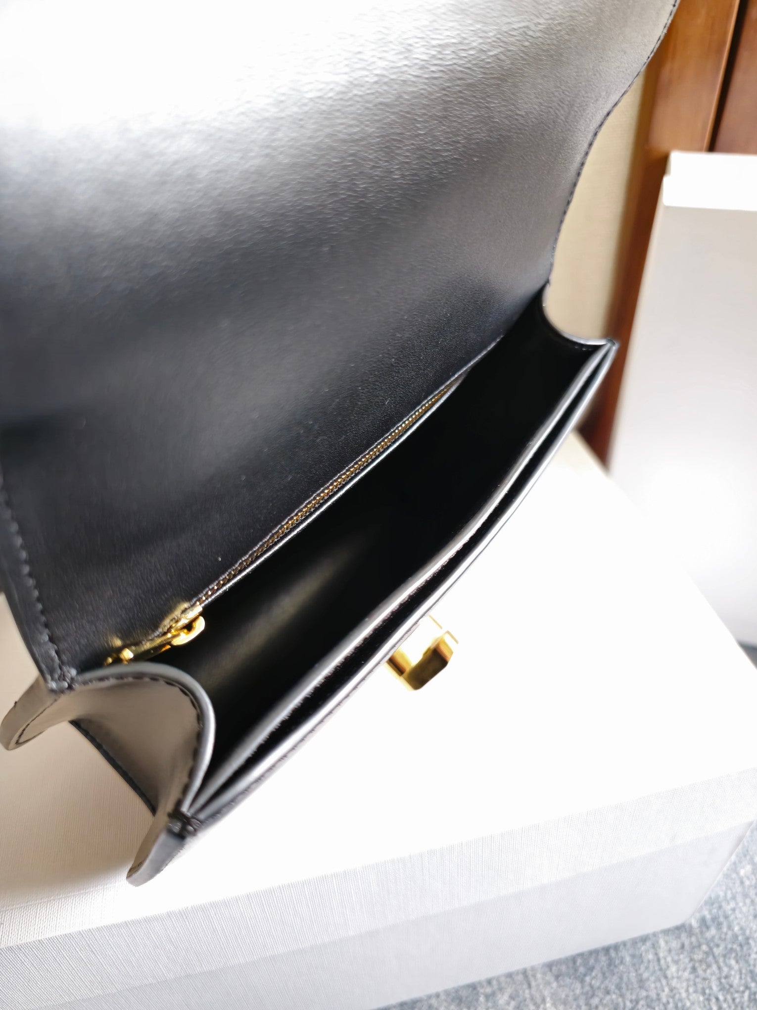 JOSEPHINE BAG 18.5 IN BLACK PATENT CALFSKIN