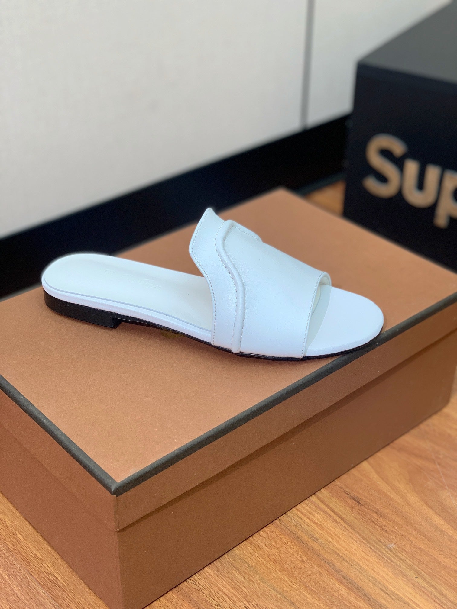 LP HIGHT TOP FLAT SLIPPERS WHITE CALFSKIN