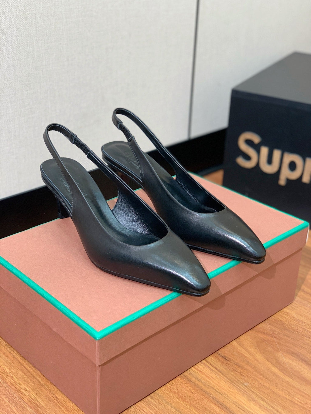 LP POINTED TOE MID-HEEL SLINGBACK BLACK CALFSKIN