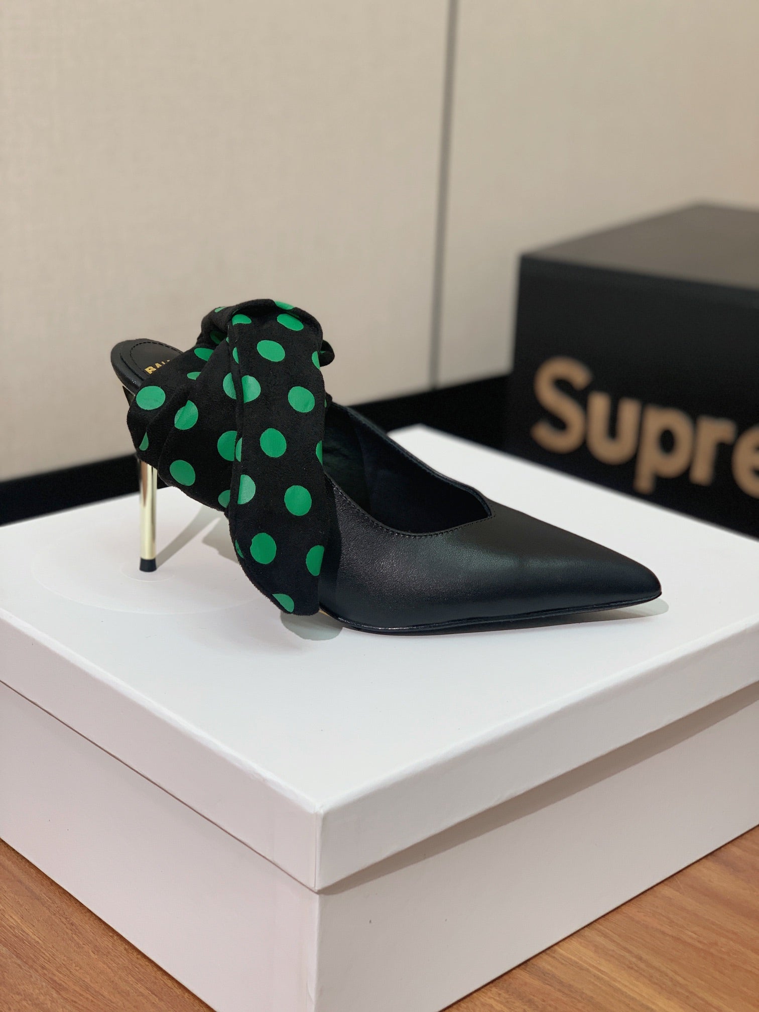 BALMAIN 25S BAKARI MULE WITH GREEN POLKA DOTS ON BLACK STRAP 95MM IN BLACK CALFSKIN