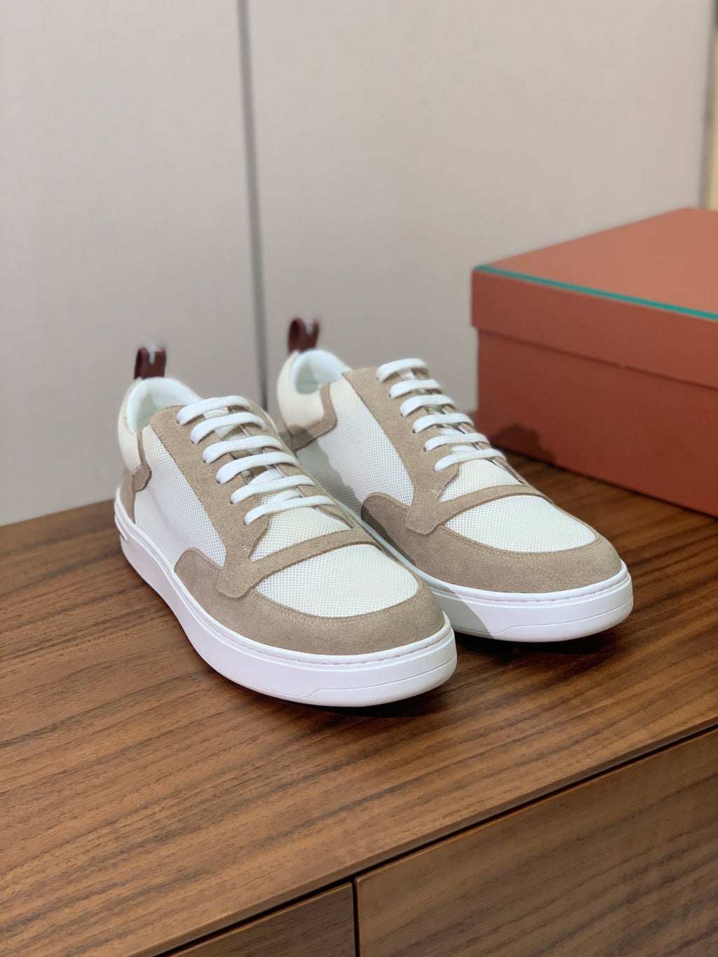 LP NEWPORT WALK SNEAKERS KHAKI AND CREAMY WHITE SUEDE