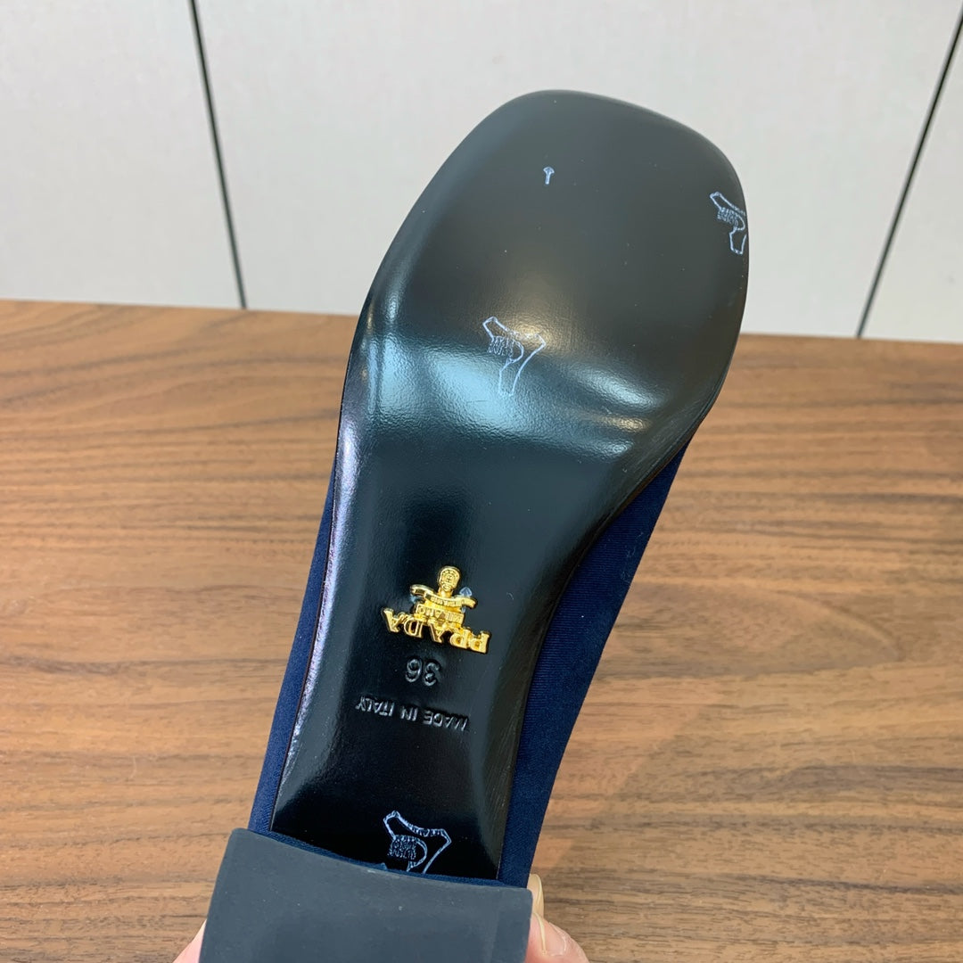 LACE-UP HIGH SHOES IN NAVY BLUE CANVAS