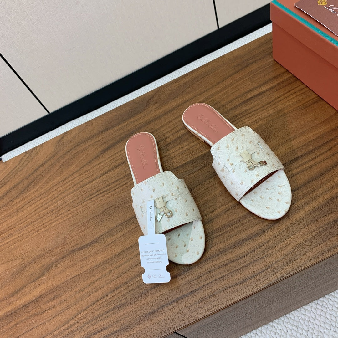 FLAT SLIPPERS IN CREAM WHITE LAMBSKIN OSTRICH SKIN
