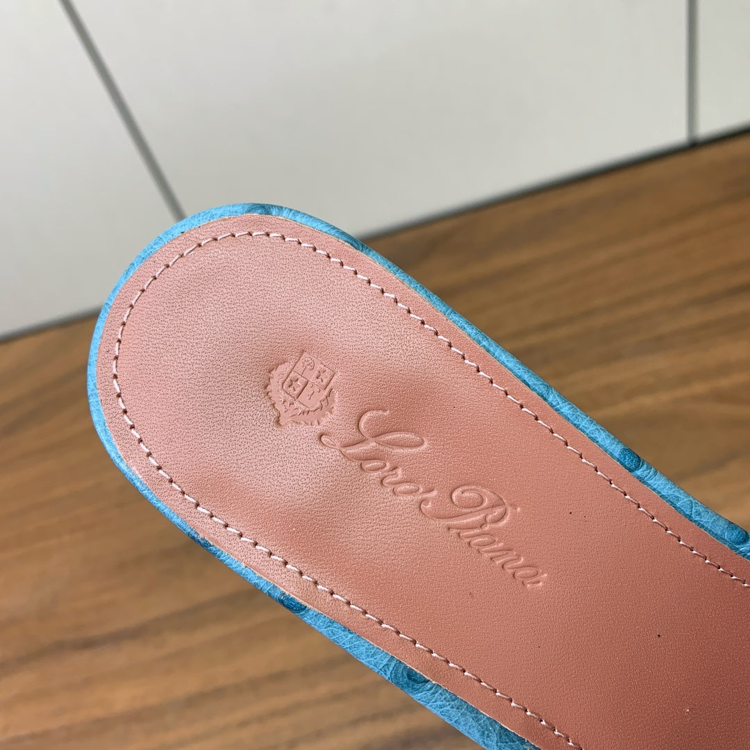 HIGH HEEL IN LIGHT BLUE LAMBSKIN OSTRICH SKIN