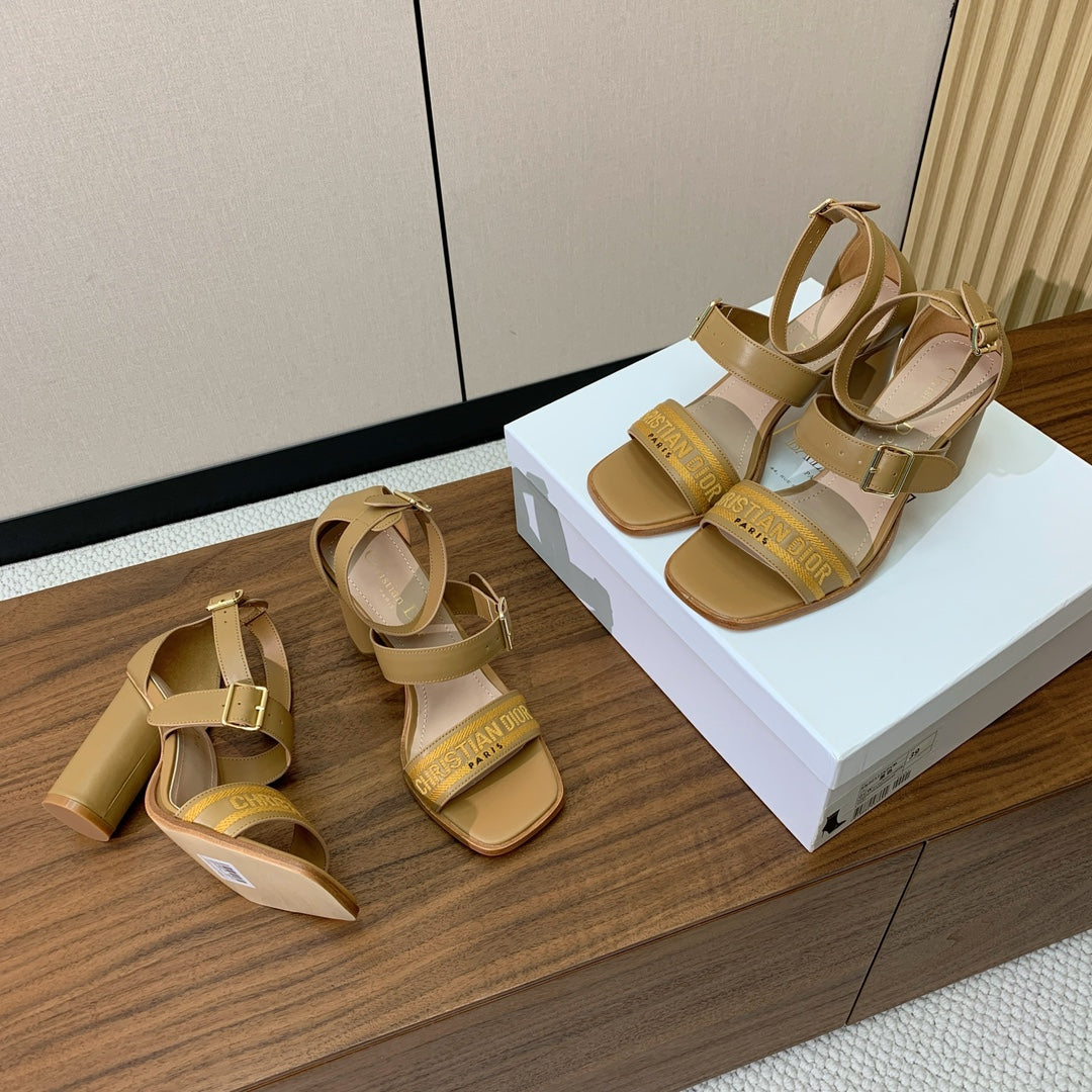 THREE-STRAP HIGH-HEELED EMBROIDERED SANDALS CAMEL BROWN