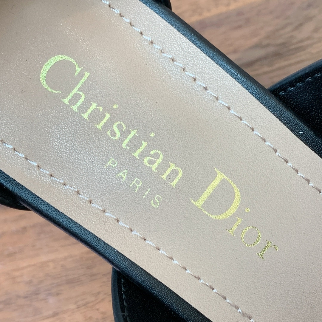 THREE-STRAP HIGH-HEELED EMBROIDERED SANDALS BLACK