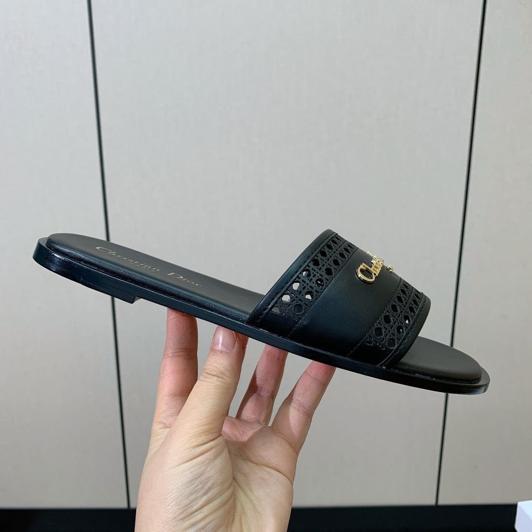 DWAY BLACK CALFSKIN AND GOLD LOGO