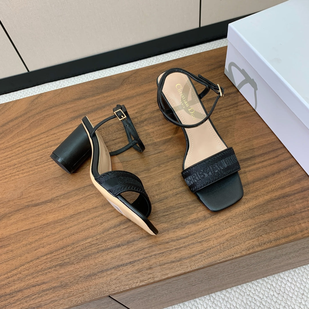 HIGH HEEL EMBROIDERED SANDAL IN BLACK CALFSKIN AND WOVEN STRAPS
