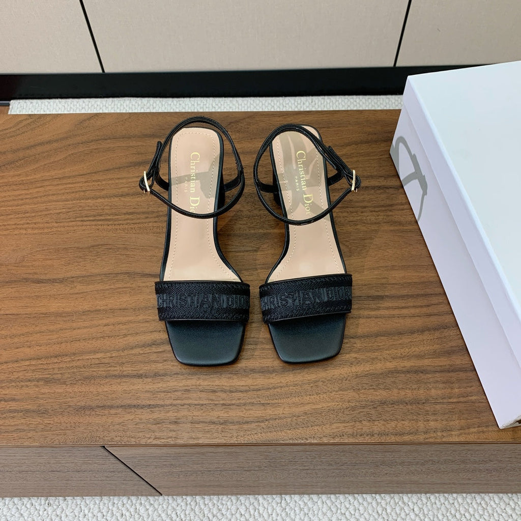 HIGH HEEL EMBROIDERED SANDAL IN BLACK CALFSKIN AND WOVEN STRAPS