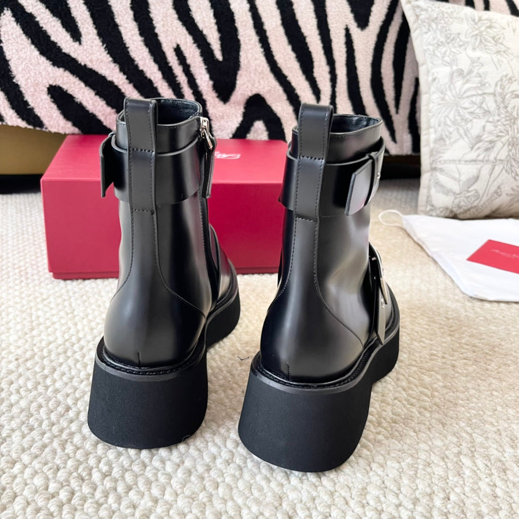 VIV' RANGERS ANKLE BOOT IN BLACK CALFSKIN WITH METAL BUCKLE