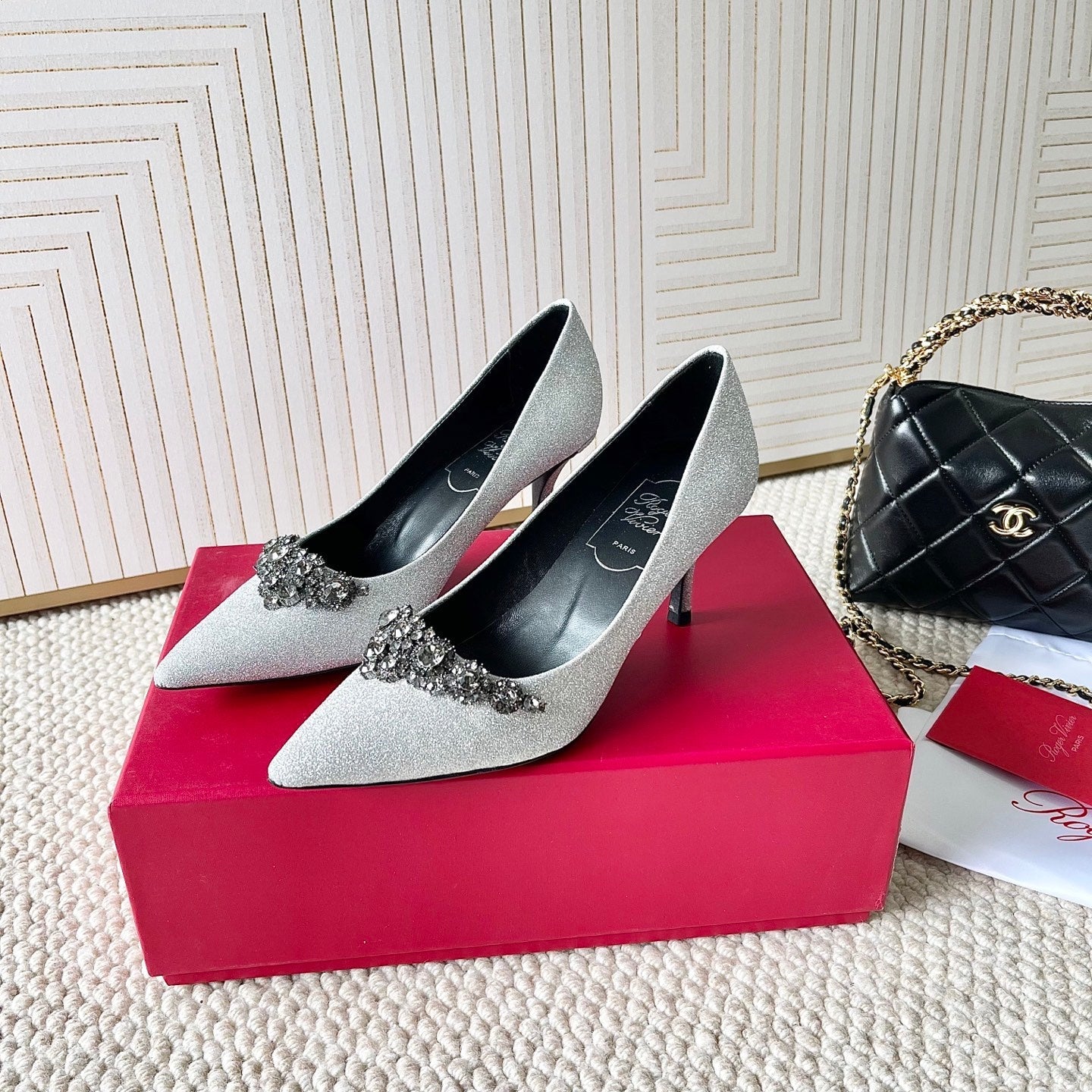 EFFLORESCENCE PUMPS IN SILVER GLITTER FABRIC