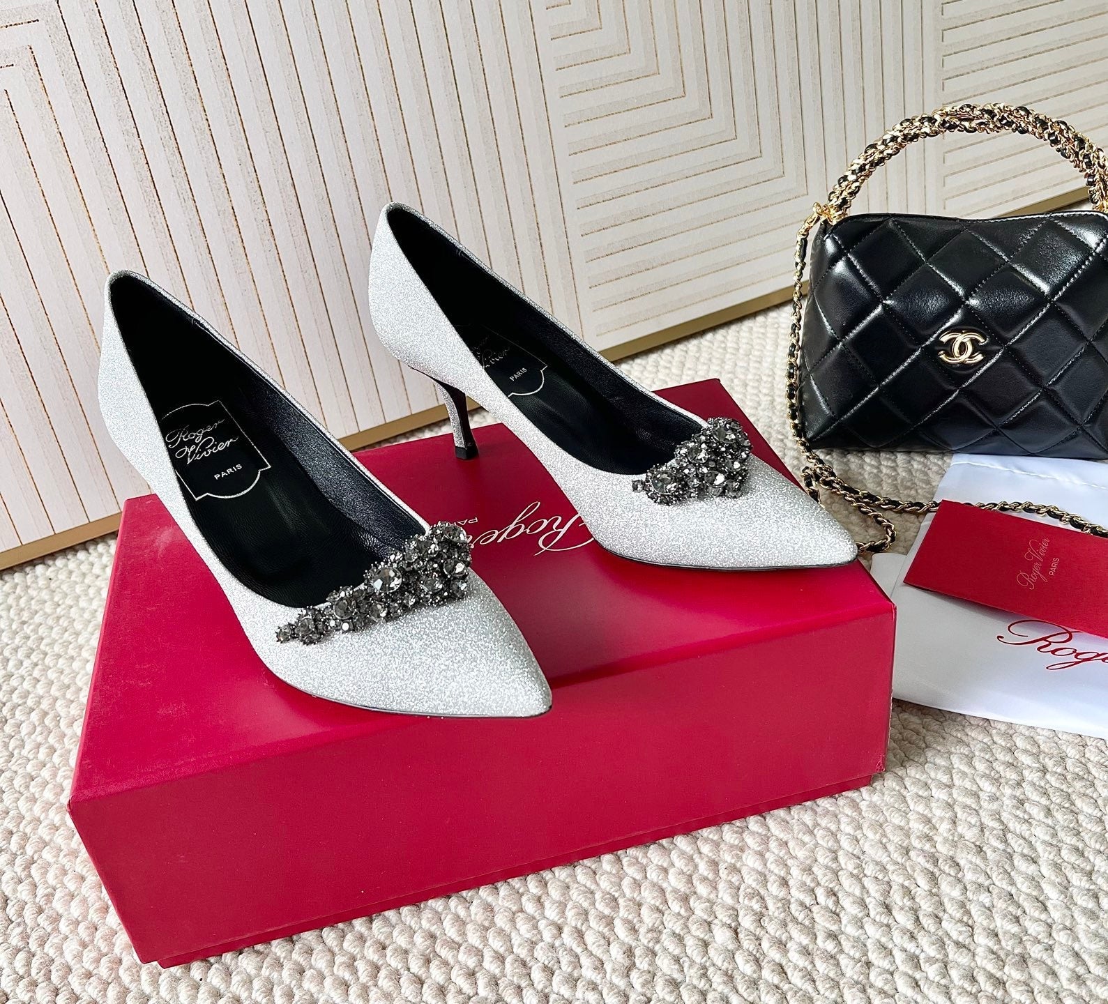 EFFLORESCENCE PUMPS IN SILVER GLITTER FABRIC