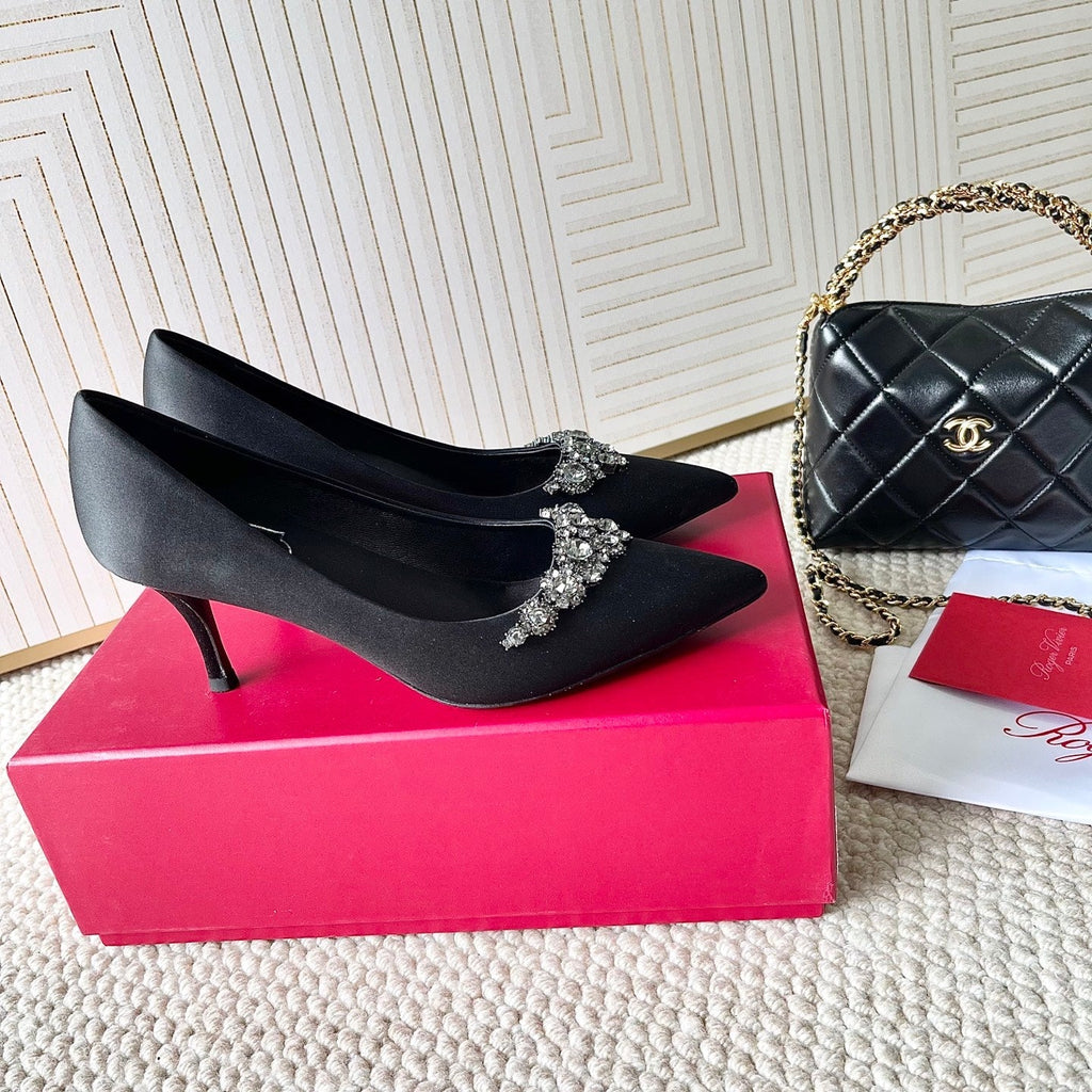 EFFLORESCENCE PUMPS IN BLACK SATIN