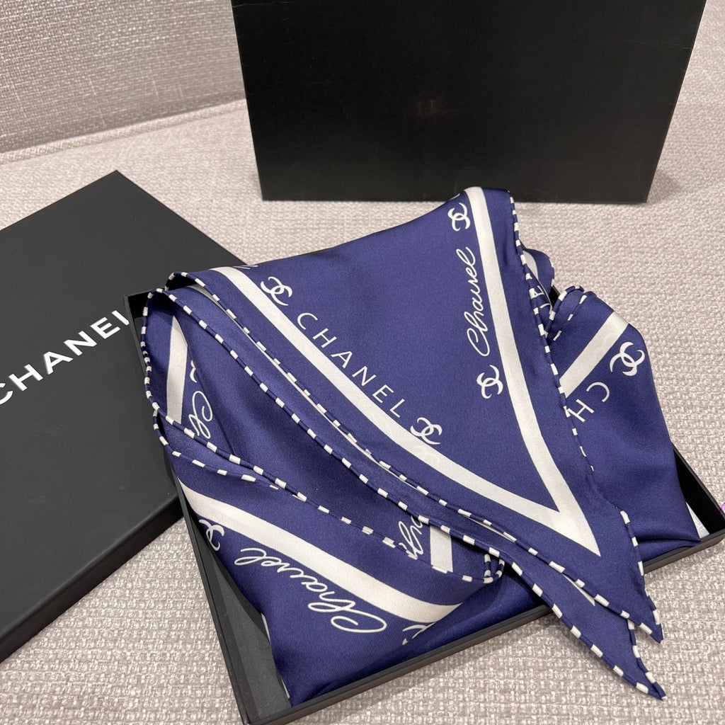 CHANEL 25S SCARF 160 IN SILK 697663