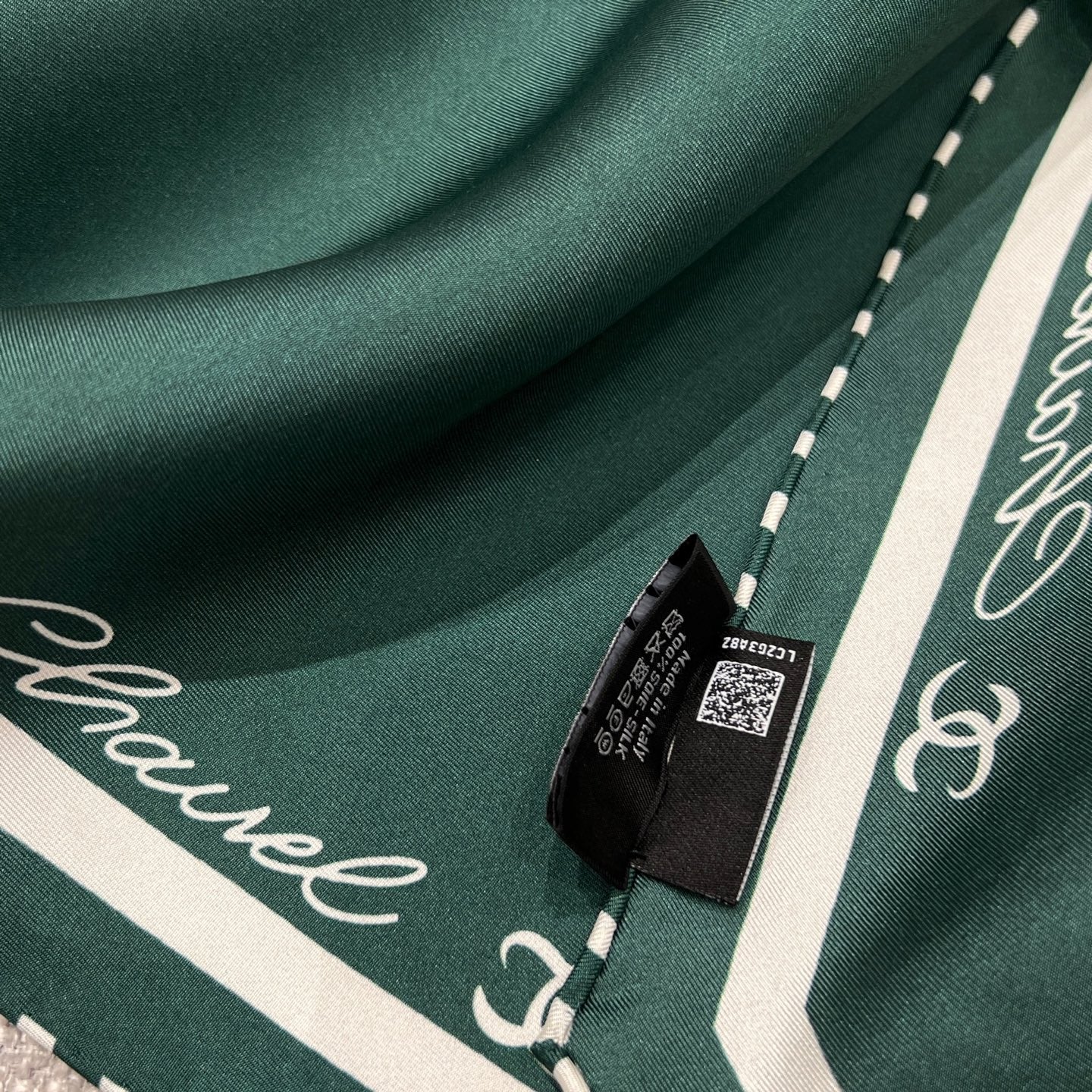 CHANEL 25S SCARF 160 IN SILK 697662