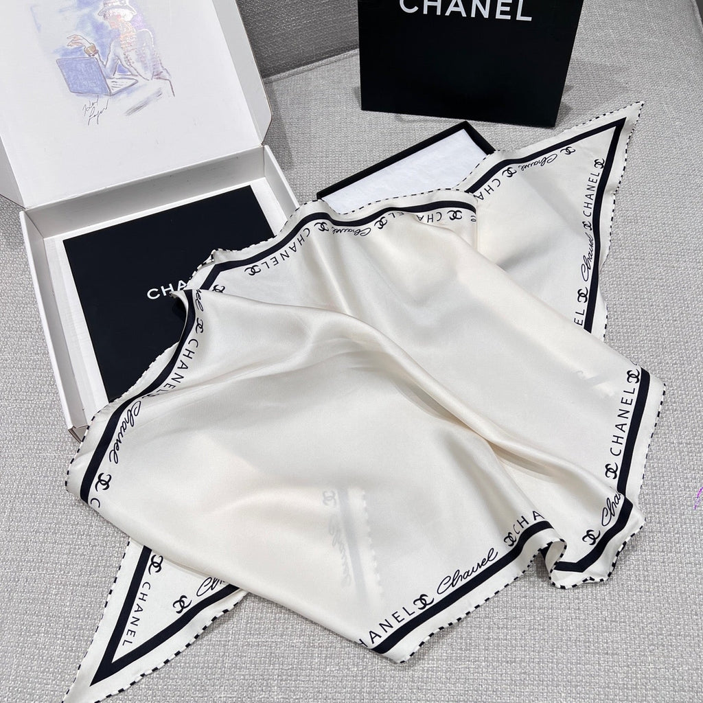CHANEL 25S SCARF 160 IN SILK 697664