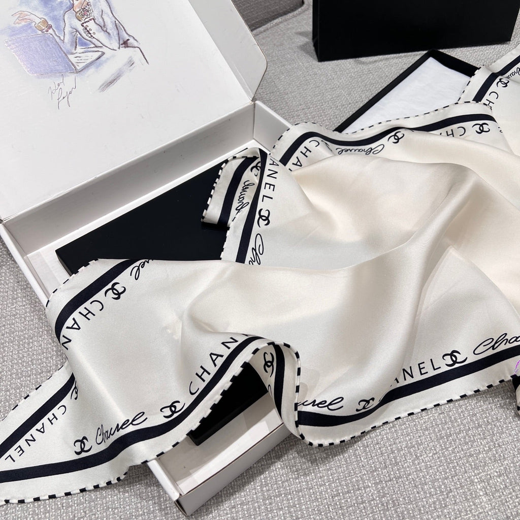 CHANEL 25S SCARF 160 IN SILK 697664