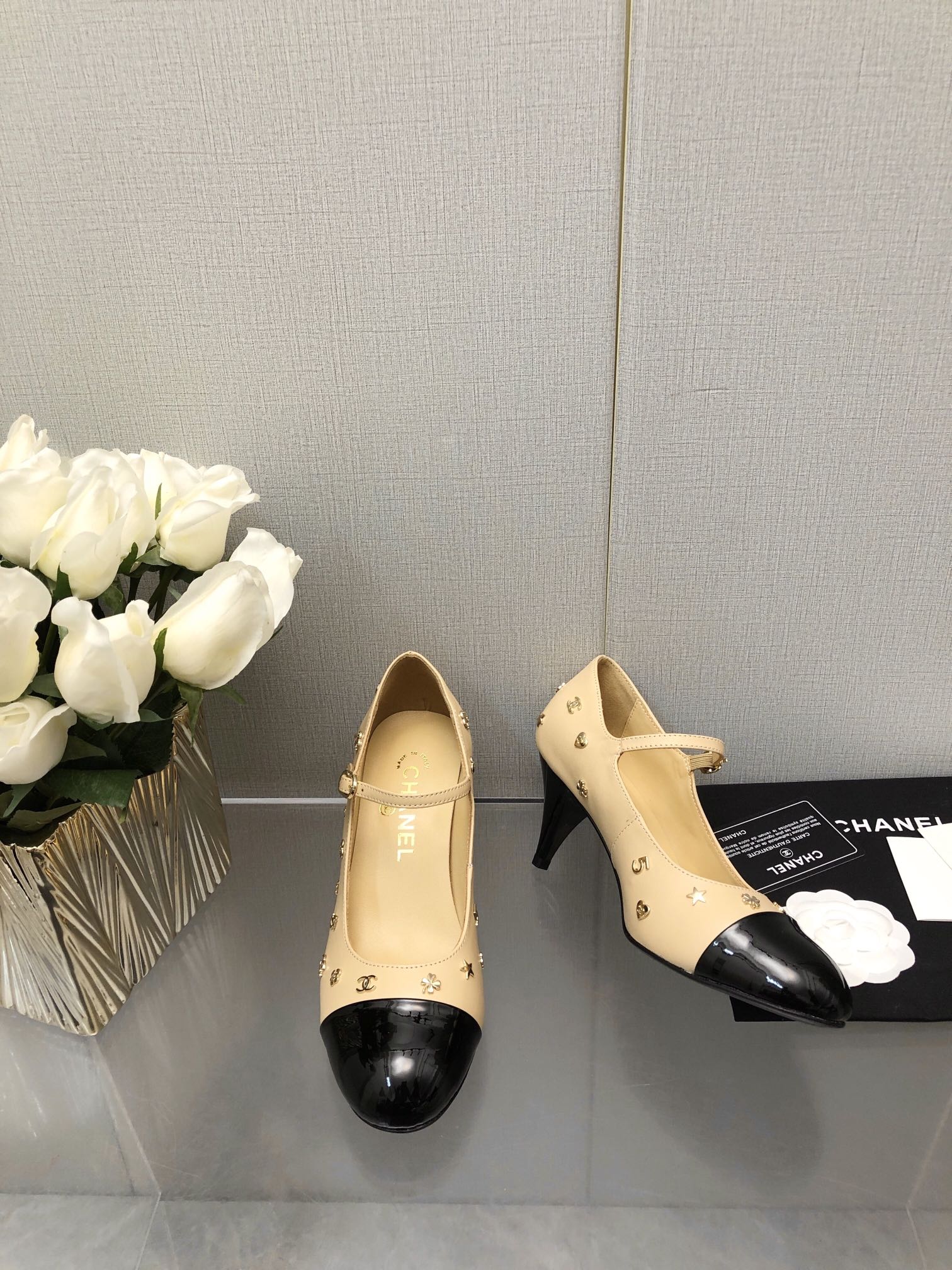 MARY JANE BEIGE CREAM MIX BLACK LAMBSKIN ATTACH METAL