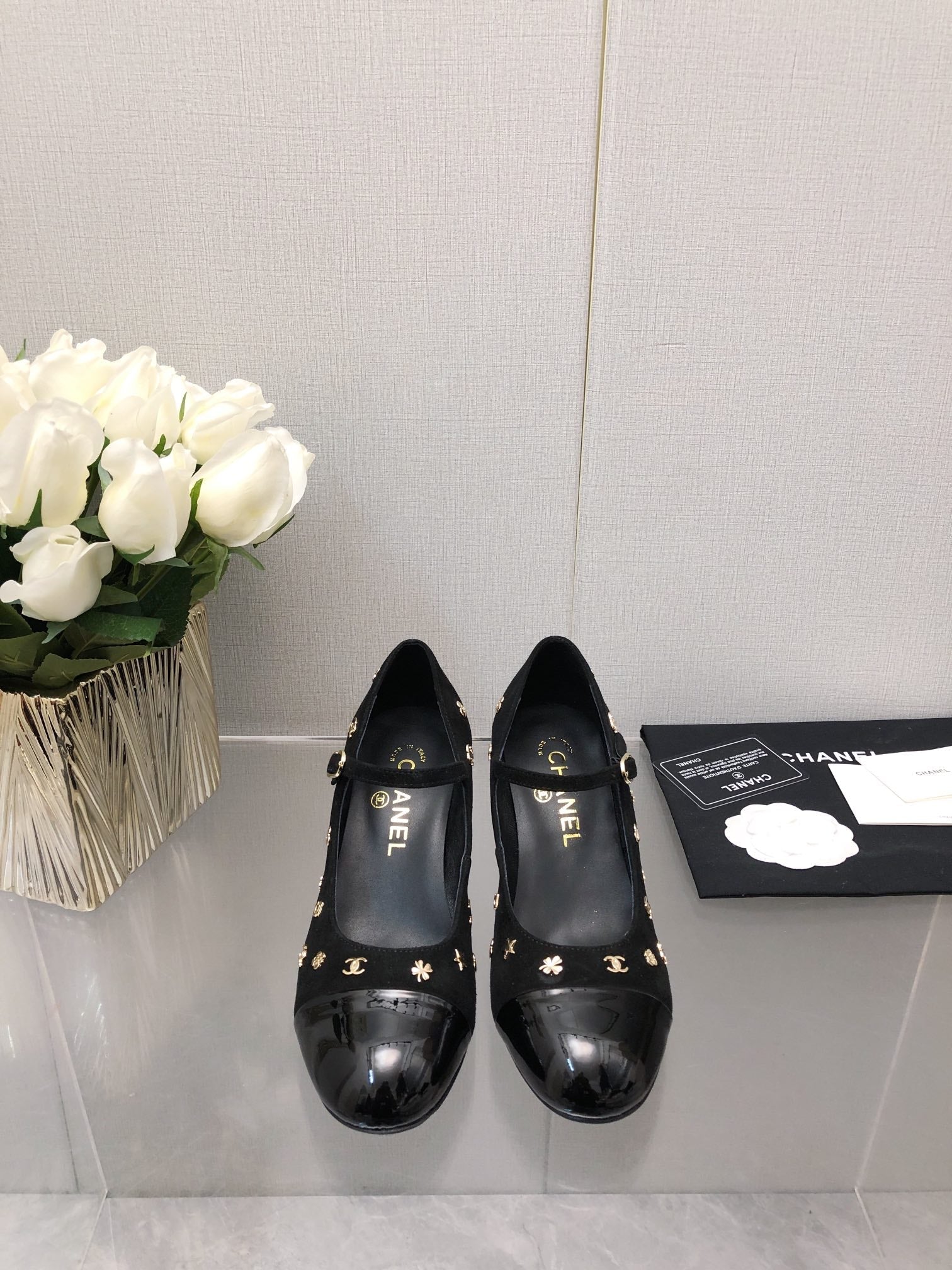 MARY JANE BLACK SUEDE AND LAMBSKIN ATTACH METAL