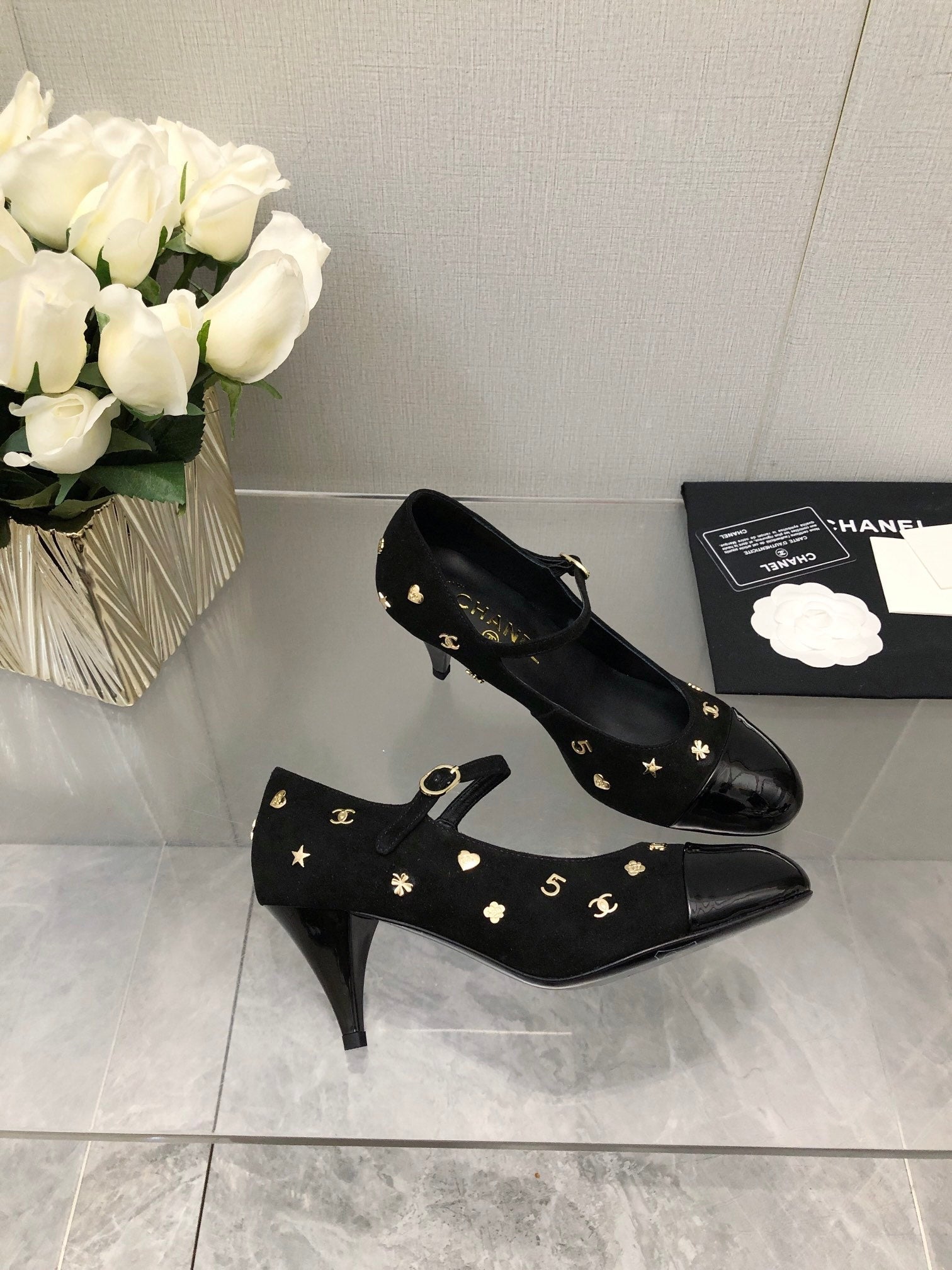 MARY JANE BLACK SUEDE AND LAMBSKIN ATTACH METAL