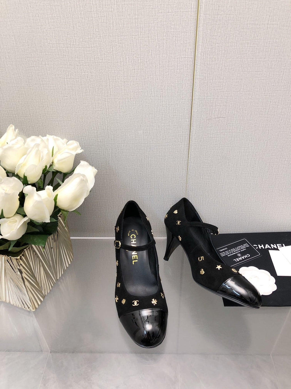 MARY JANE BLACK SUEDE AND LAMBSKIN ATTACH METAL