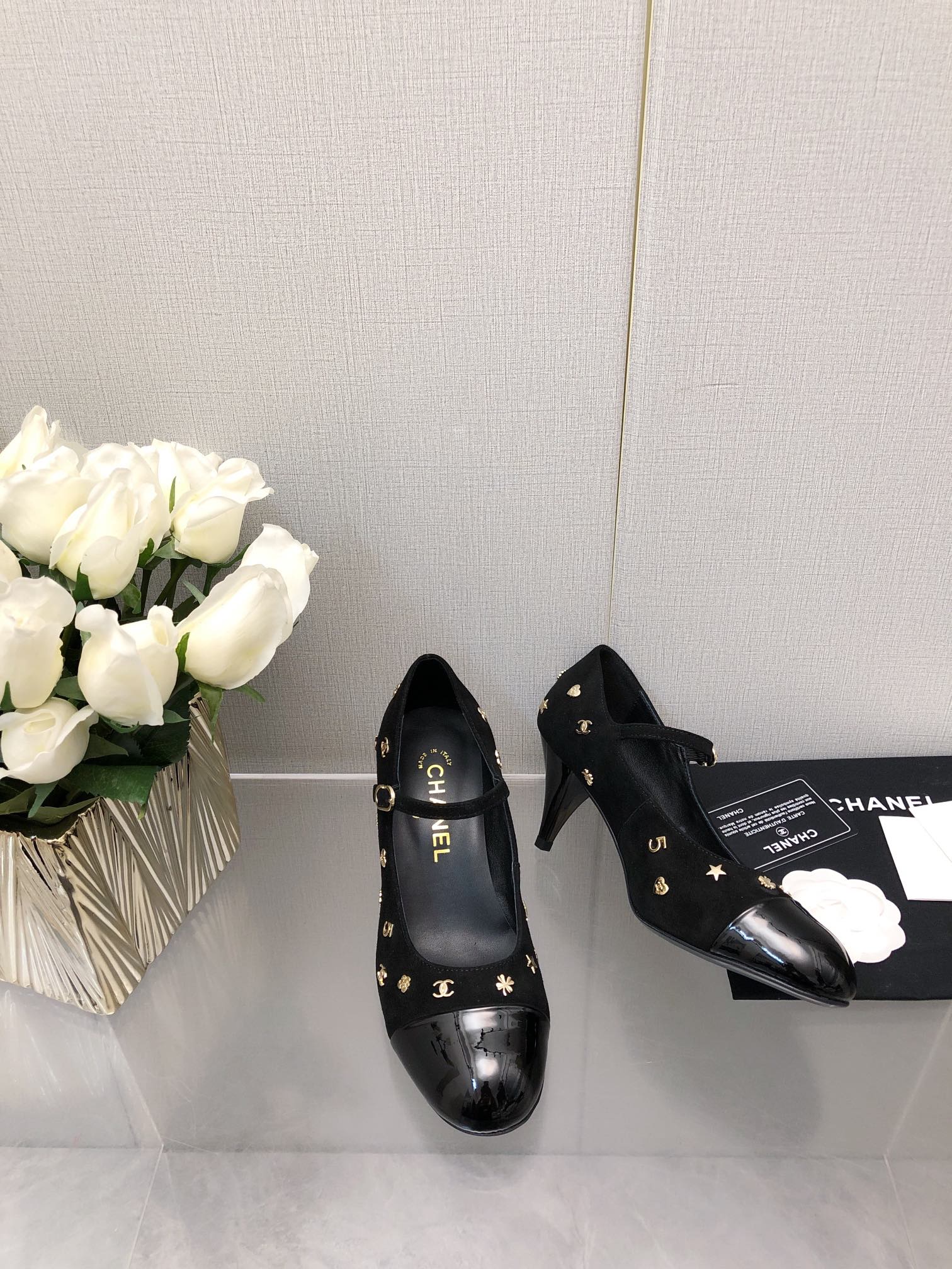 MARY JANE BLACK SUEDE AND LAMBSKIN ATTACH METAL