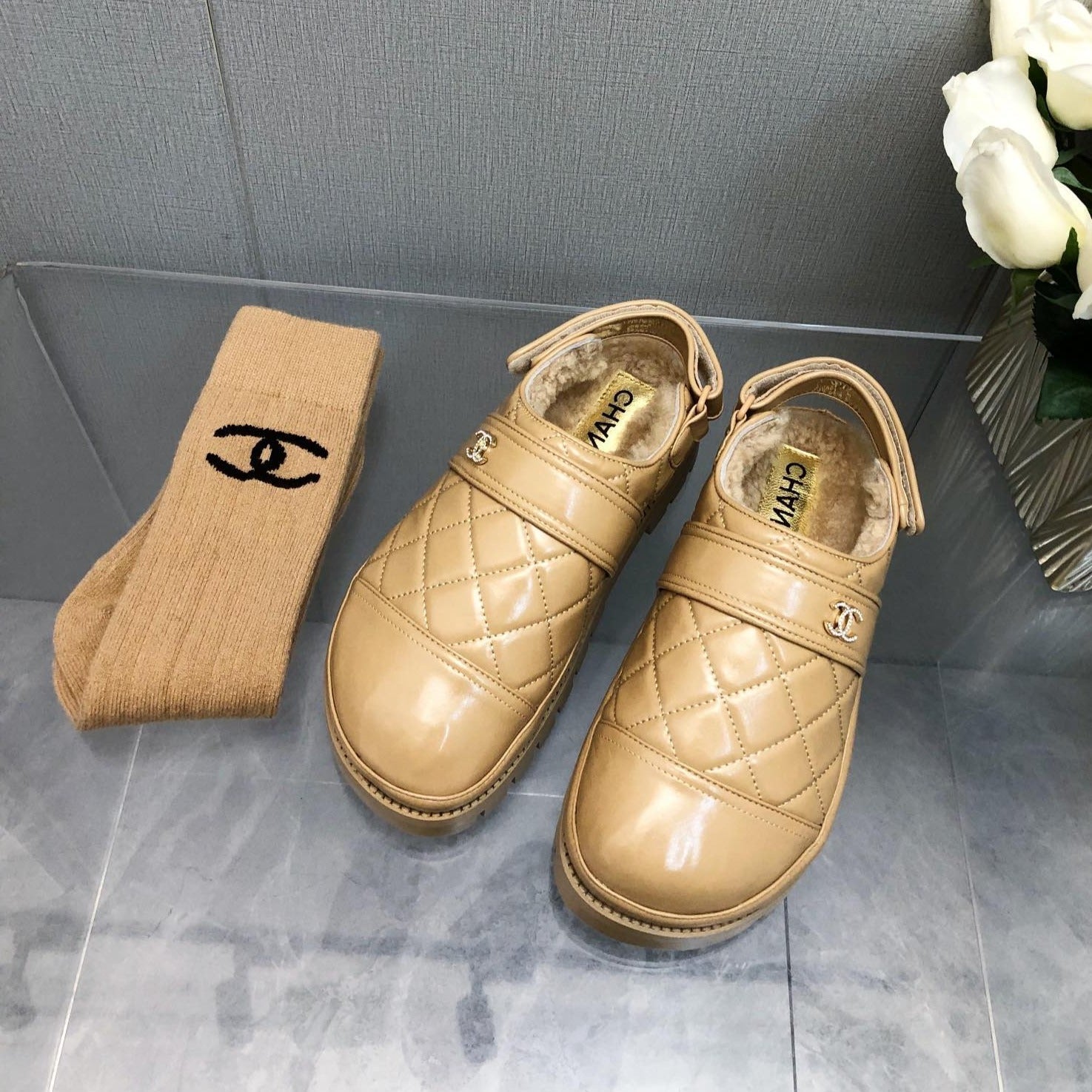 CHUNKY PLATFORM SHEARLING SLIPPER BEIGE CREAM LAMBSKIN