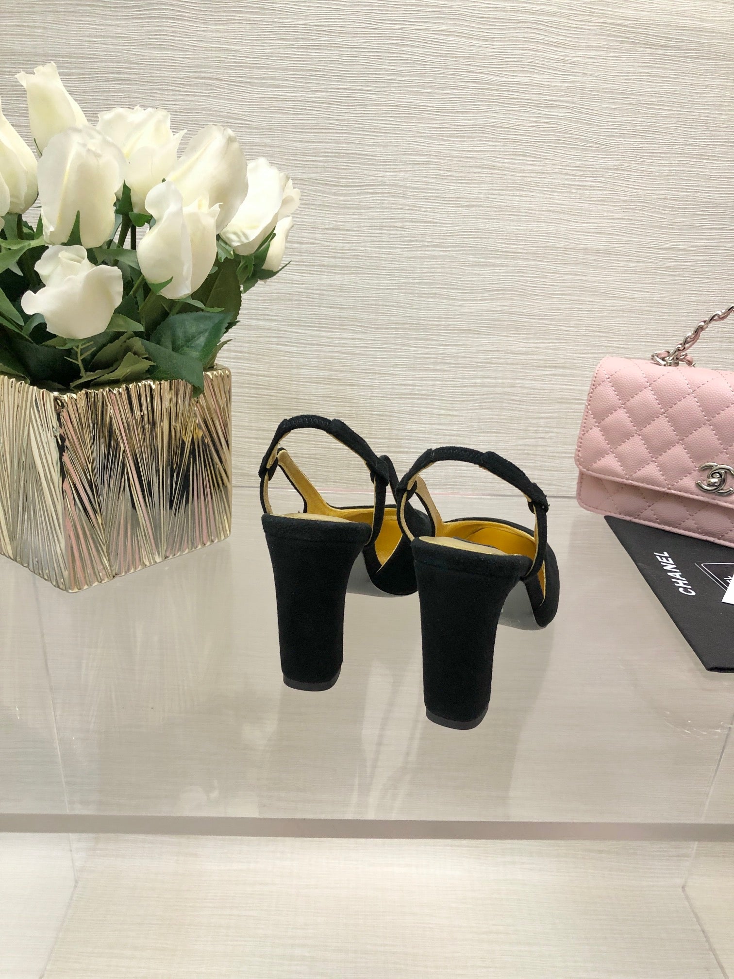 HIGH SLINGBACKS IN BLACK SUEDE AND GOLDEN LAMBSKIN