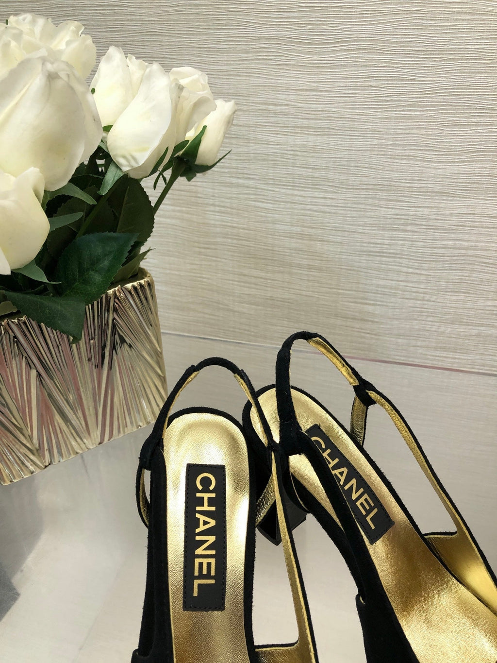 HIGH SLINGBACKS IN BLACK SUEDE AND GOLDEN LAMBSKIN