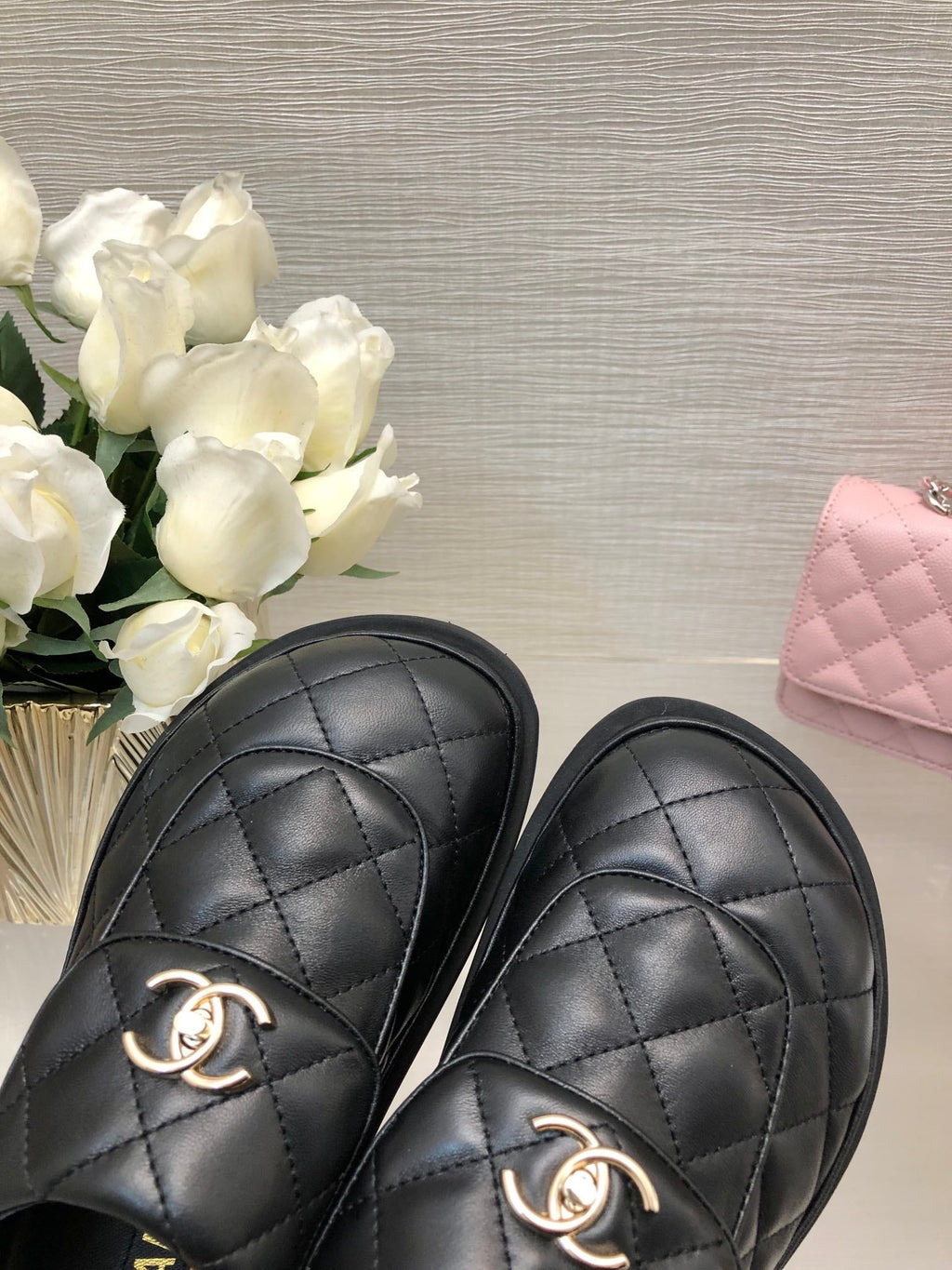 CC TURNLOCK FLAP MULES BLACK LAMBSKIN