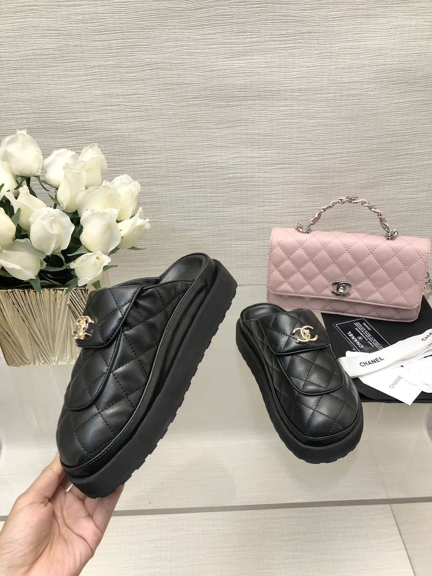 CC TURNLOCK FLAP MULES BLACK LAMBSKIN