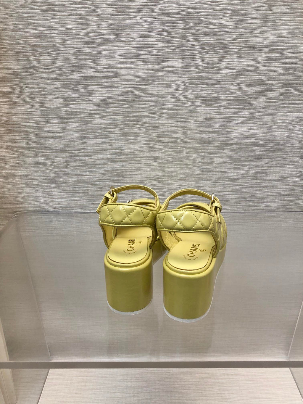 WEDGE SANDALS IN YELLOW CREAM CALFSKIN