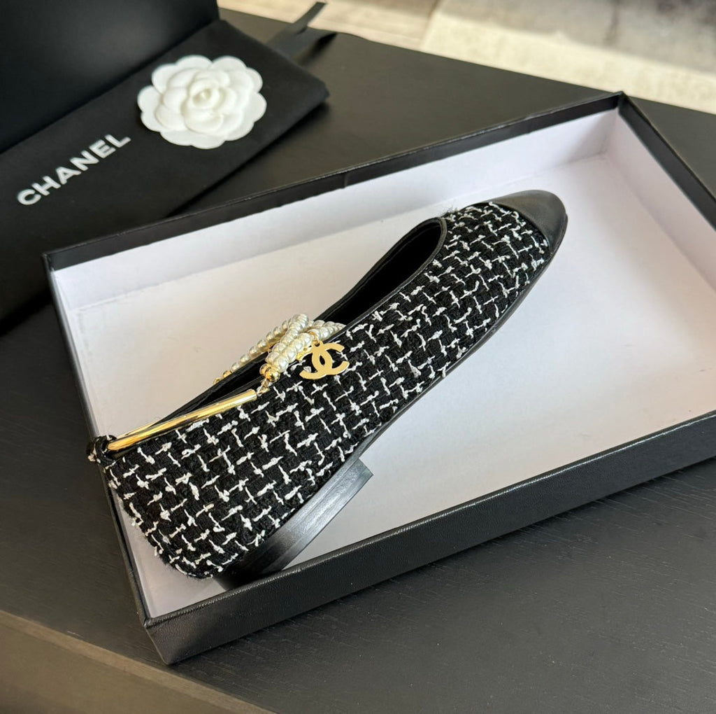 Double Strap Chunky Heel Mary Jane Shoes Black/White Caro