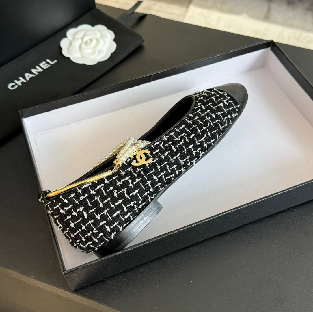 Double Strap Chunky Heel Mary Jane Shoes Black/White Caro