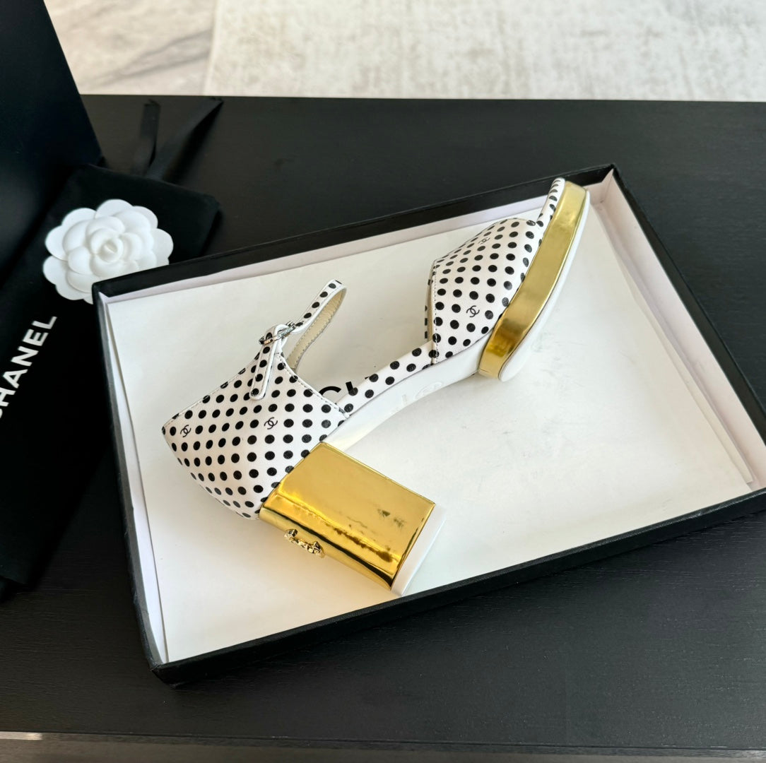 Platform Peep-Toe Sandals White/Black Caro Lambskin