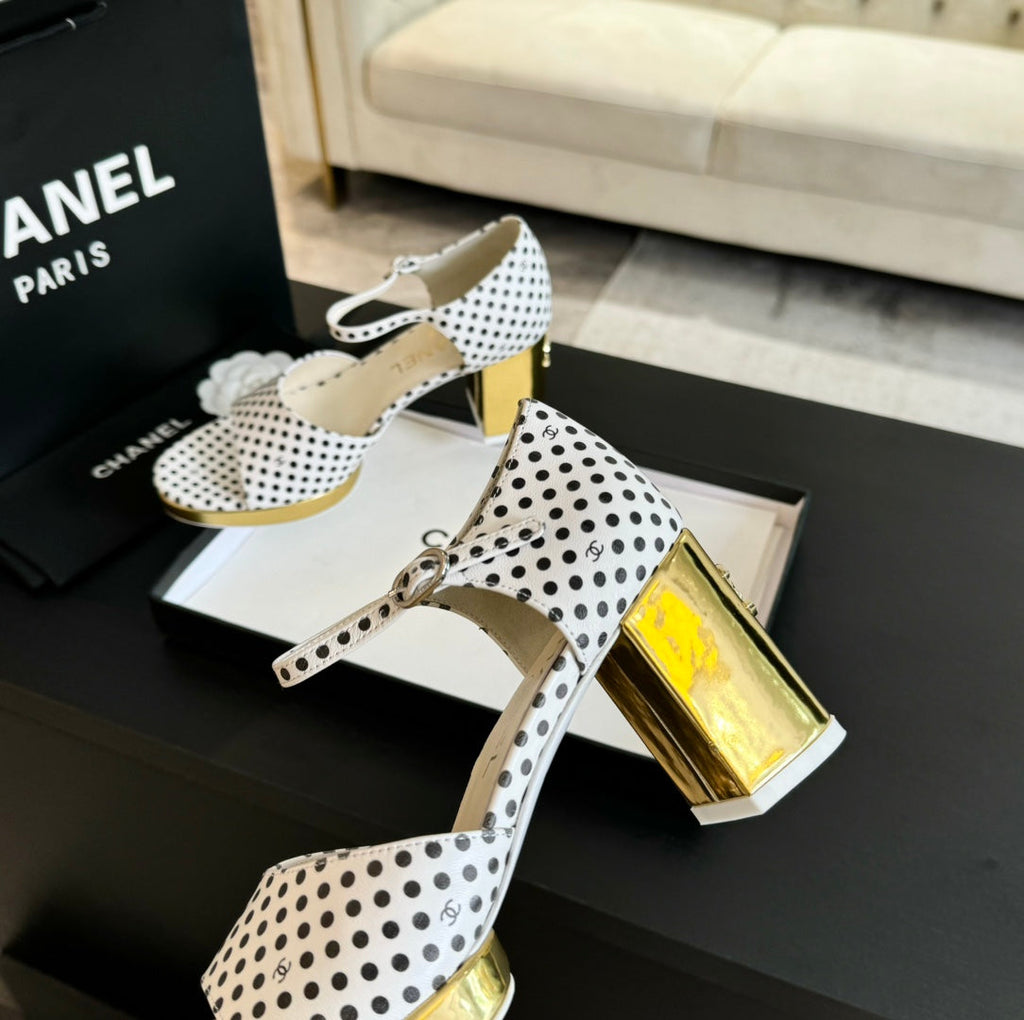 Platform Peep-Toe Sandals White/Black Caro Lambskin