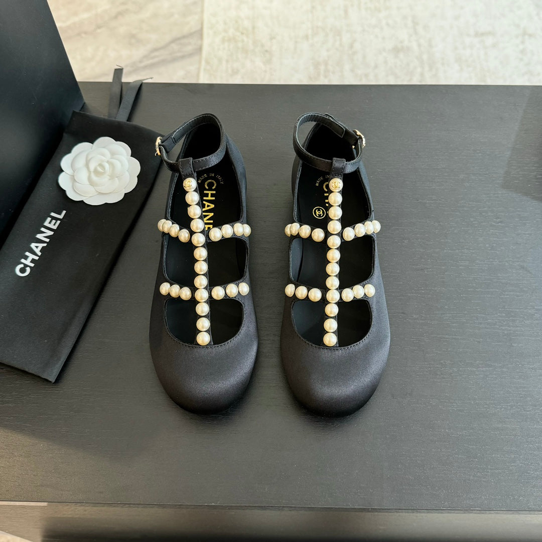 MARY JANES SHOES BLACK GOATSKIN WITH FAUX PEARL