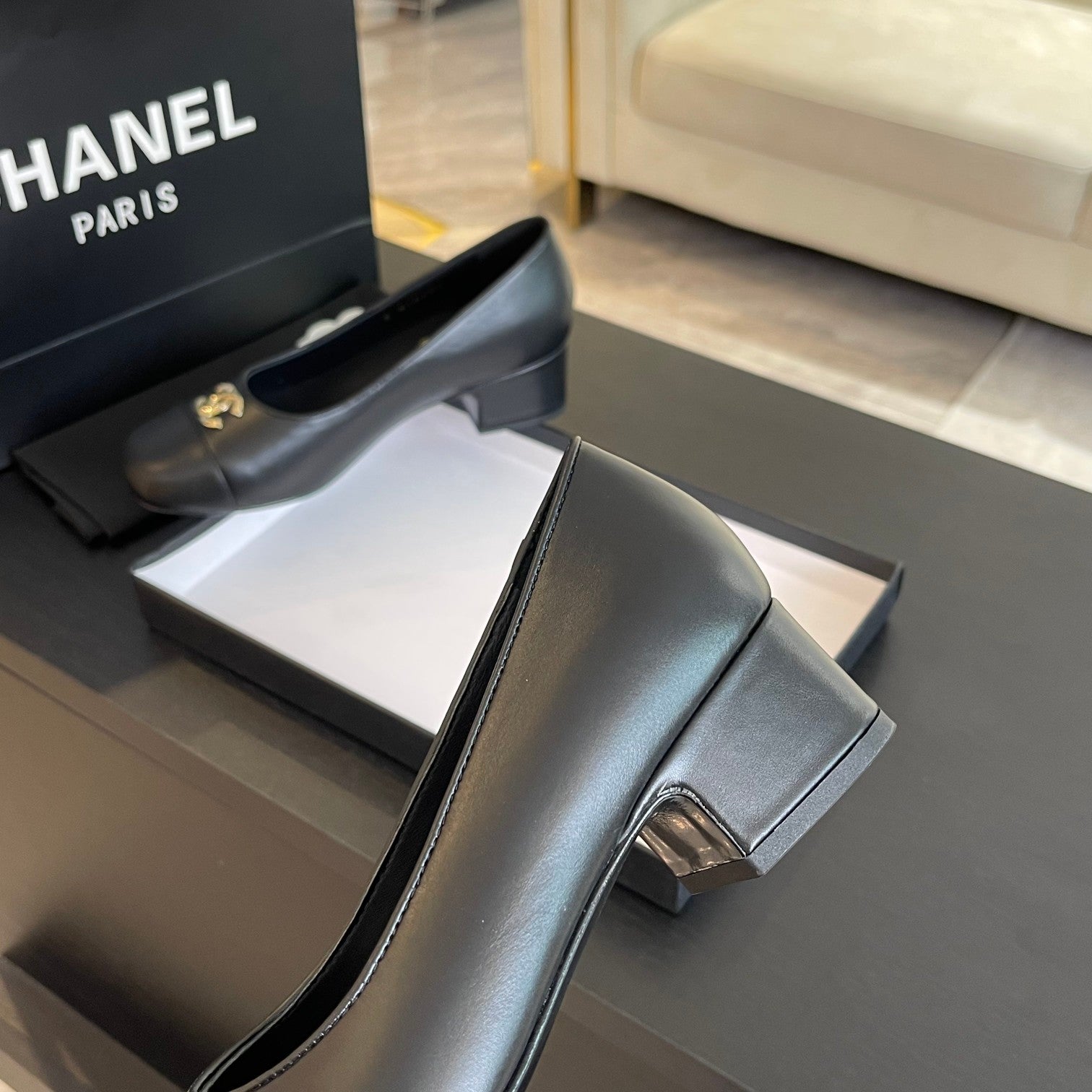 CC PUMP BLACK CALFSKIN