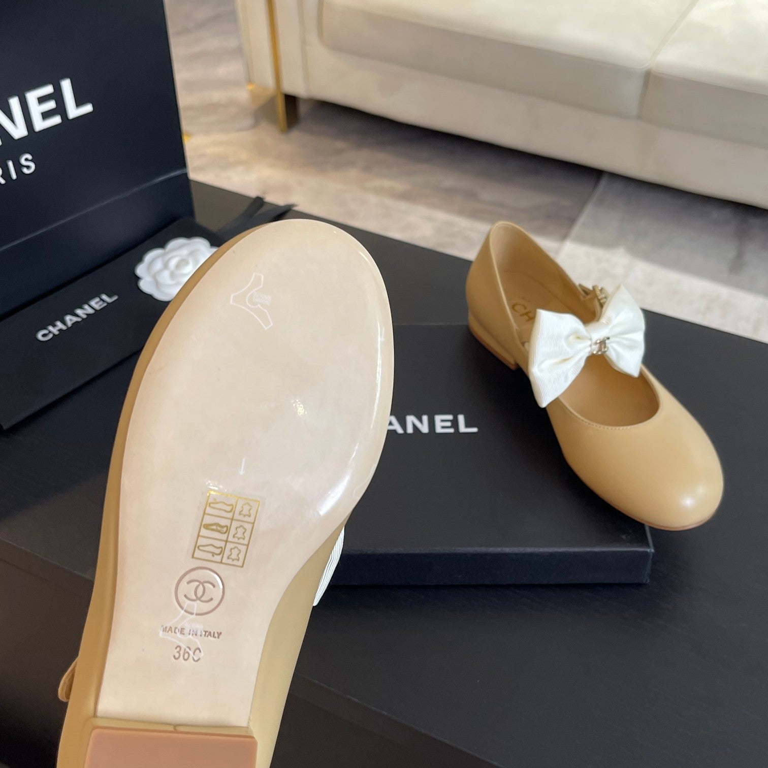 BALLET FLAT DARK CREAM LAMBSKIN WITH WHITE BOW