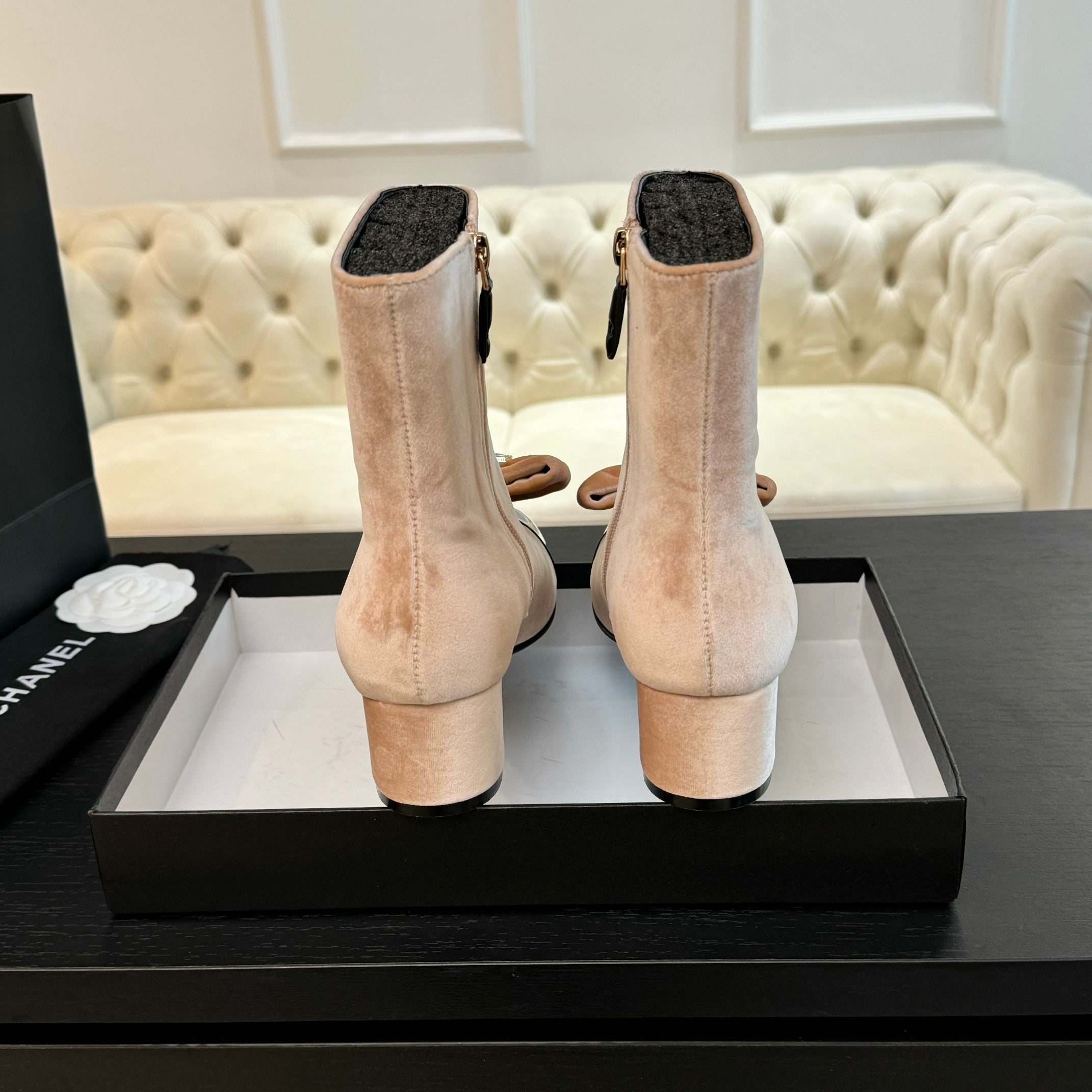 SHORT BOOTS IN PEACH PINK VELVET AND BLACK LAMBSKIN